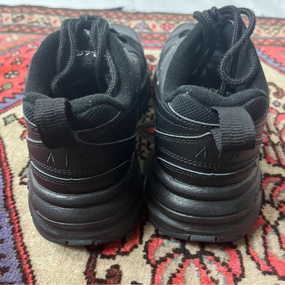 2018 Nike Air Monarch Shoes | Black | Men’s Size 7 EUC - Picture 8 of 10